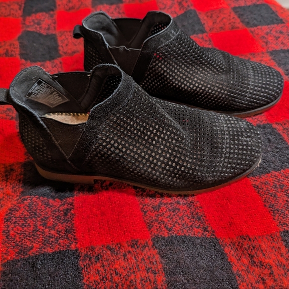 BearPaw Mesh Ankle Boots - Picture 5 of 6